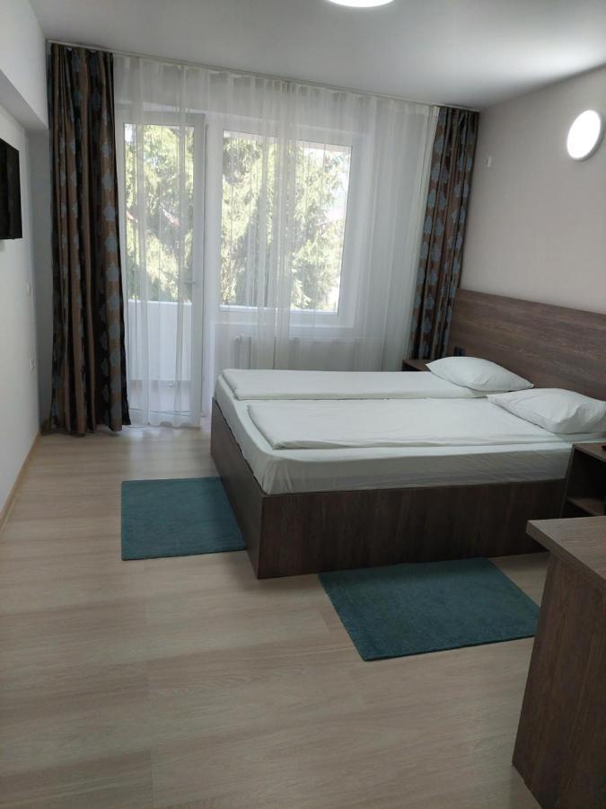 Hotel Breaza Exteriör bild
